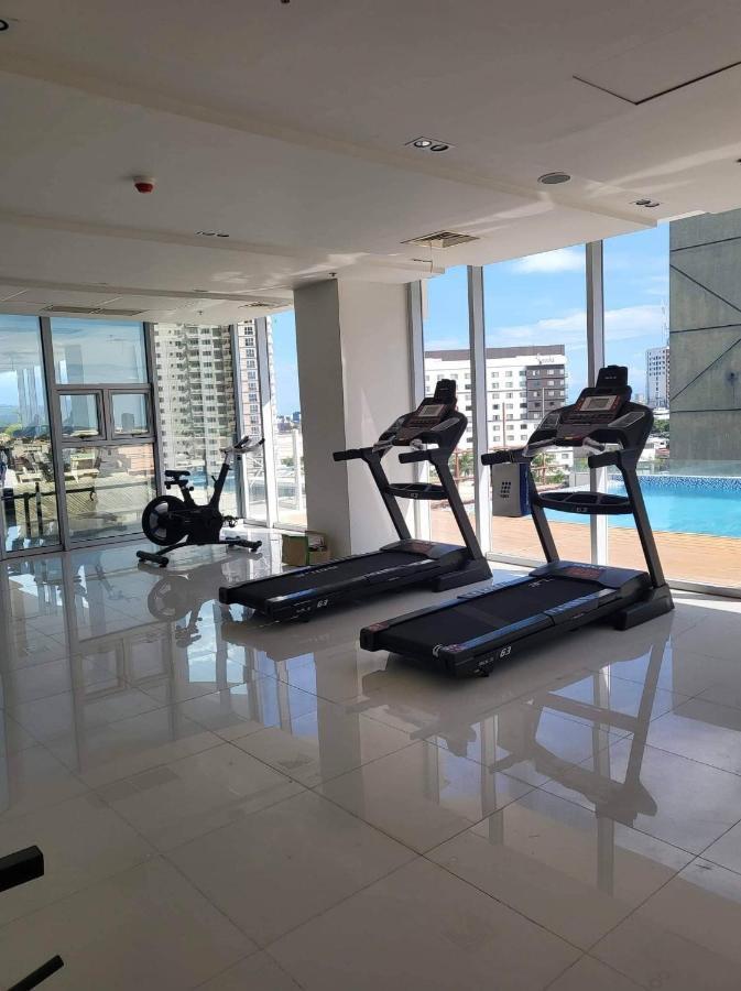 Hola! Condotel @ Inspiria Davao City מראה חיצוני תמונה